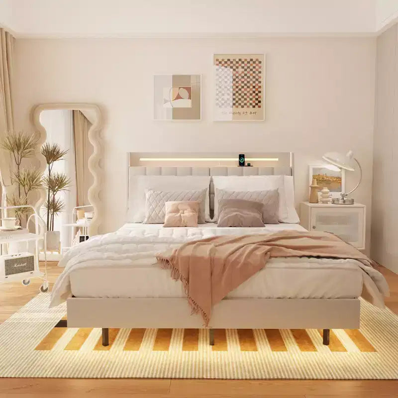 Cadre de Lit Flottant avec Lumière LED et Station de Recharge, Cadre de Lit Plateforme Rembourré Tailles Full/Queen/King avec Tête de Lit, Aucun Sommier Tapissier Requis, Beige