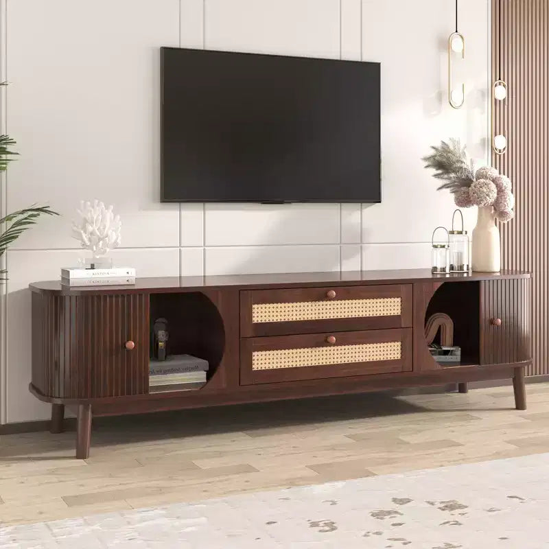 Meuble TV en rotin pour TV 75 pouces, meuble de rangement TV en bois avec 2 tiroirs et pieds en bois massif, bois naturel+marron