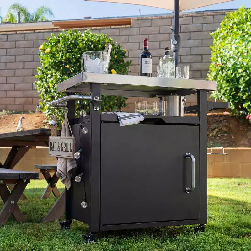 Chariot de barbecue d'extérieur de 99 cm avec meuble de rangement, table de barbecue à plateau en acier inoxydable avec roues, support à épices et à papier, housse imperméable incluse