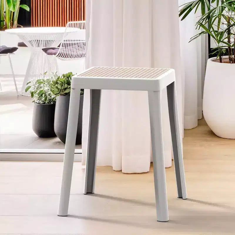 Tabouret de salle à manger carré empilable avec plateau en osier, conception légère et durable pour la cuisine, le jardin, le balcon, le café, le patio ou la terrasse