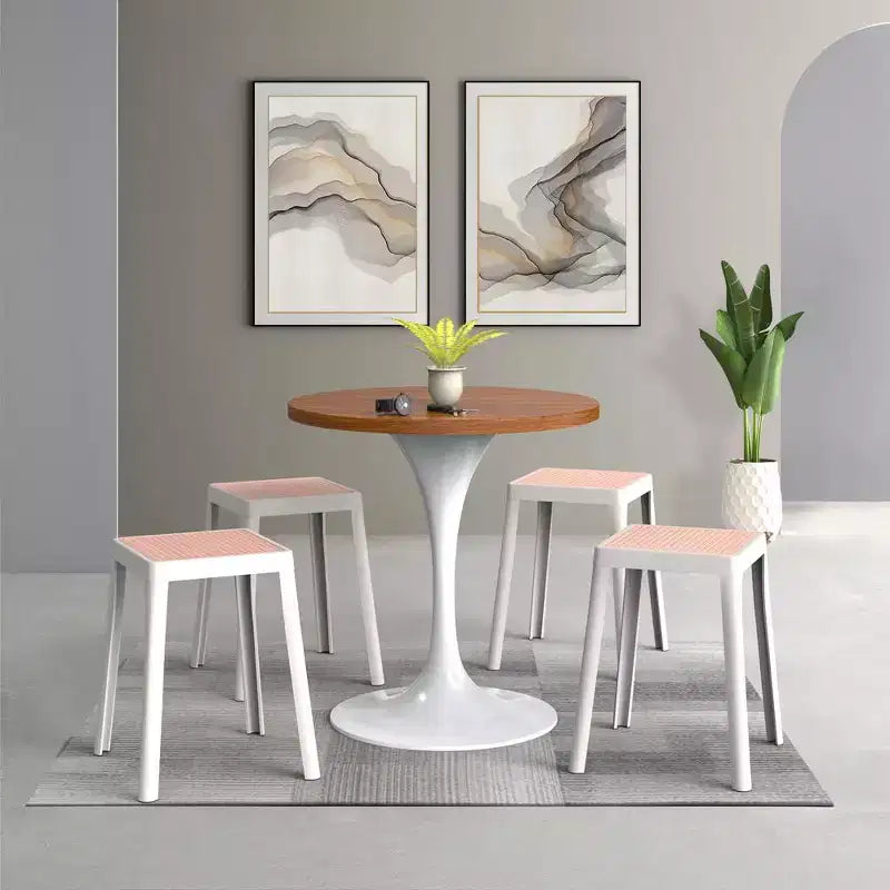 Tabouret de salle à manger carré empilable avec plateau en osier, conception légère et durable pour la cuisine, le jardin, le balcon, le café, le patio ou la terrasse